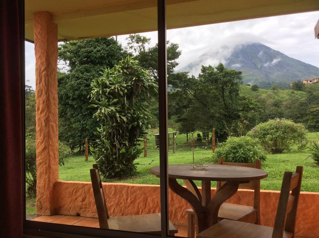 Cabinas Los Guayabos Hotell La Fortuna Rum bild