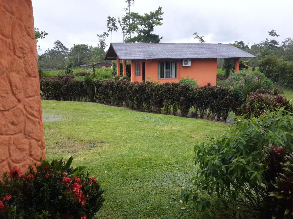 Cabinas Los Guayabos Hotell La Fortuna Exteriör bild