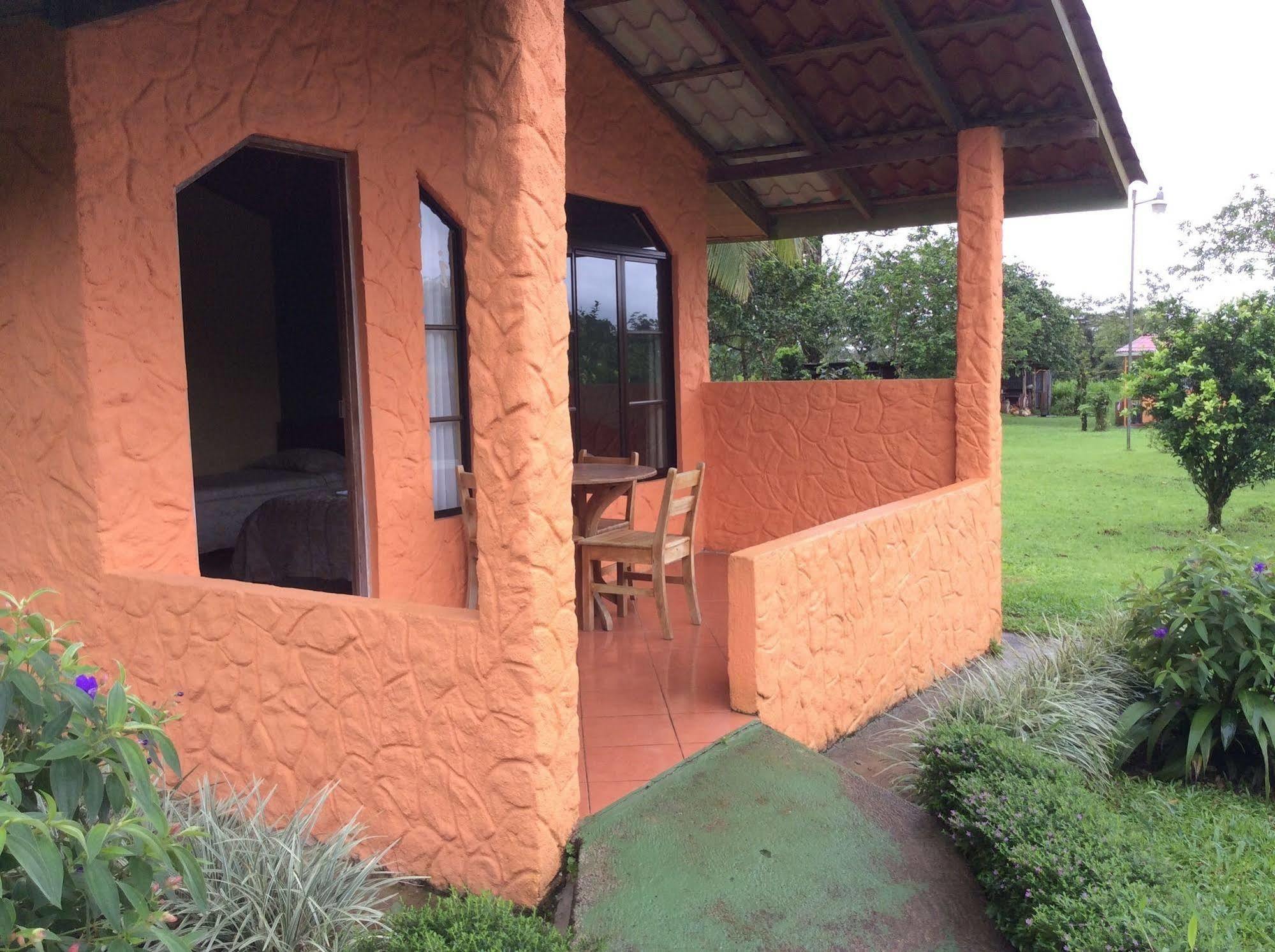 Cabinas Los Guayabos Hotell La Fortuna Exteriör bild