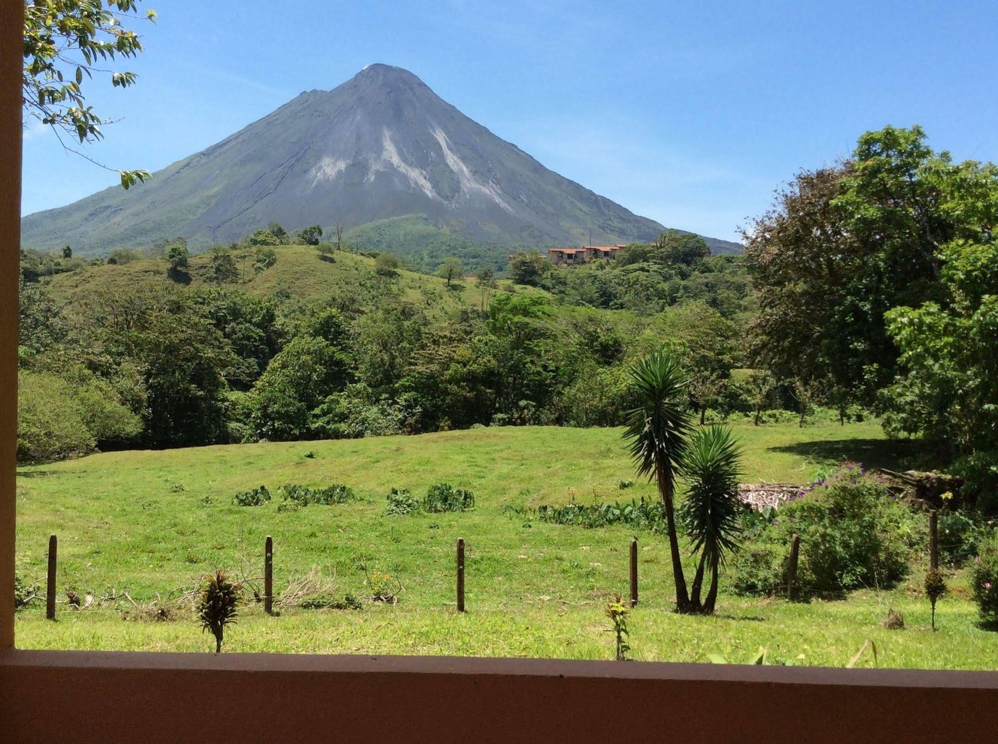 Cabinas Los Guayabos Hotell La Fortuna Exteriör bild