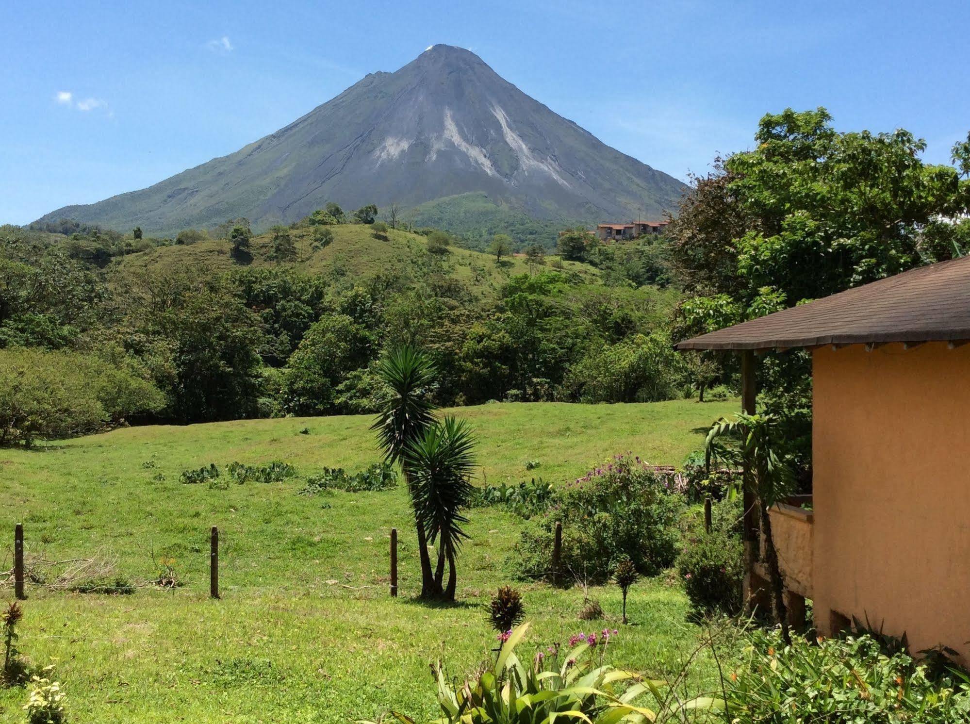 Cabinas Los Guayabos Hotell La Fortuna Exteriör bild