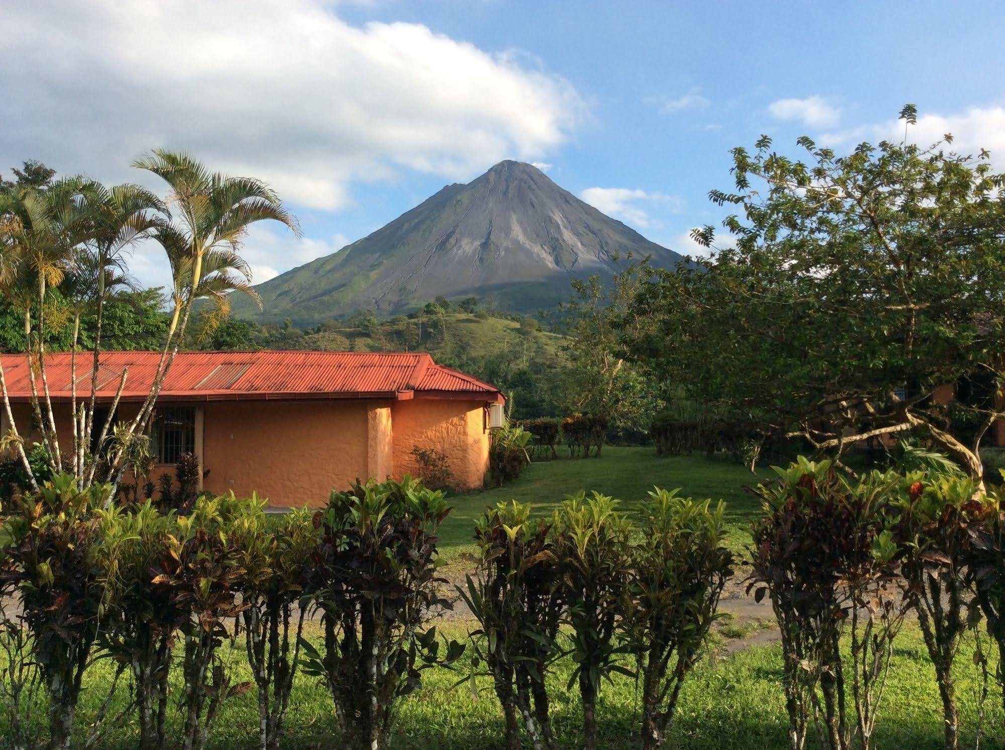 Cabinas Los Guayabos Hotell La Fortuna Exteriör bild