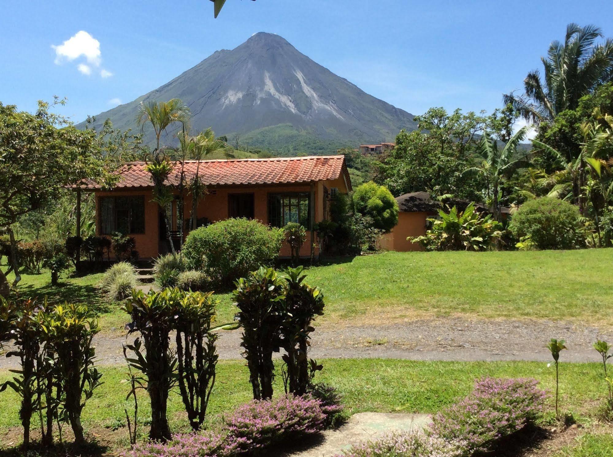 Cabinas Los Guayabos Hotell La Fortuna Exteriör bild