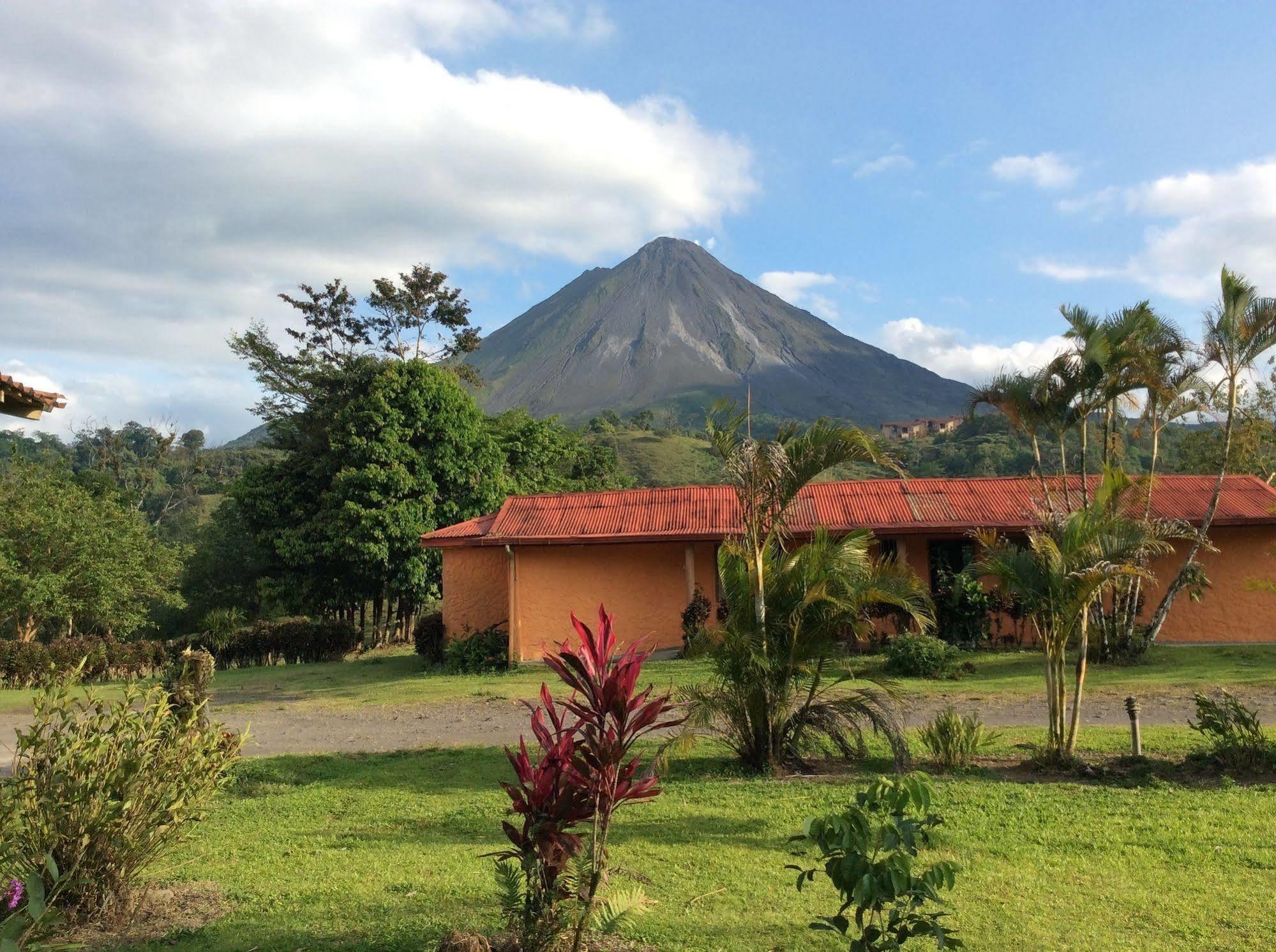 Cabinas Los Guayabos Hotell La Fortuna Exteriör bild