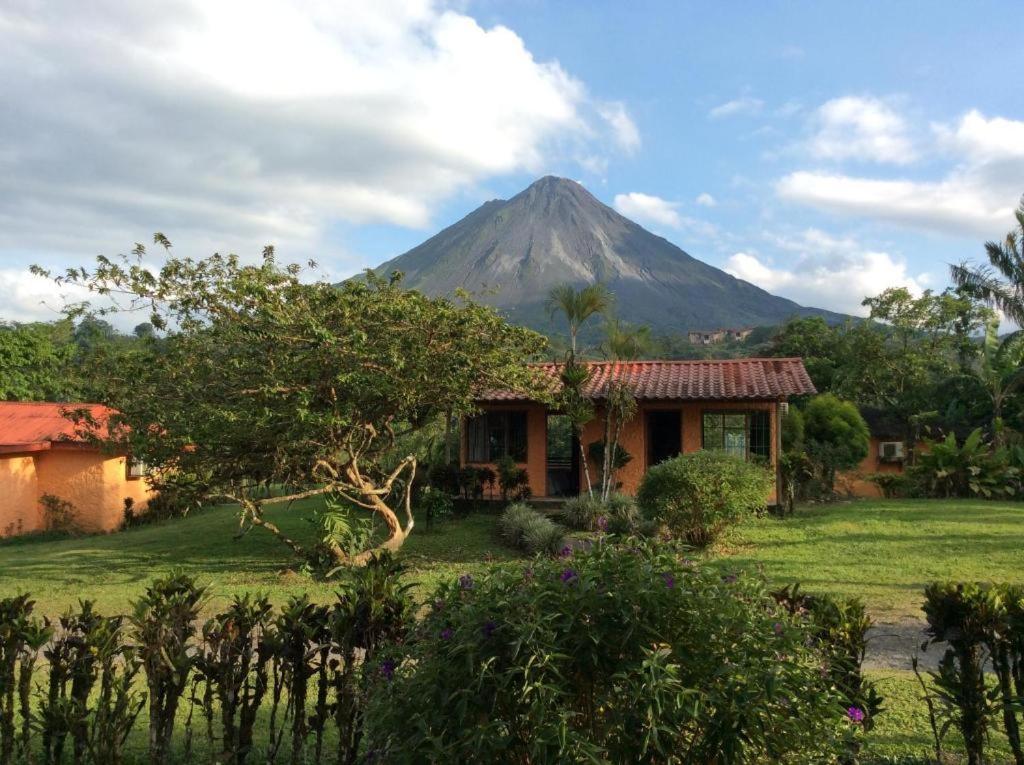 Cabinas Los Guayabos Hotell La Fortuna Exteriör bild