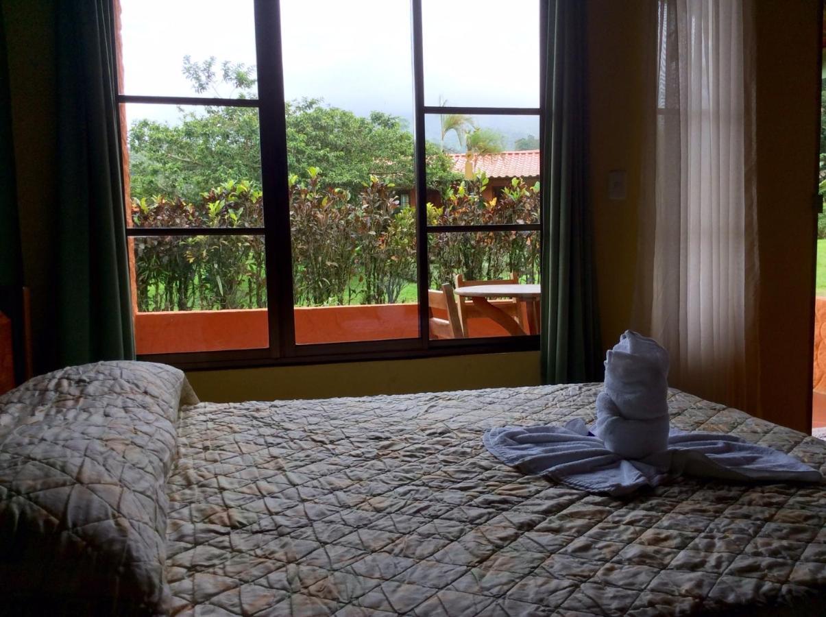 Cabinas Los Guayabos Hotell La Fortuna Exteriör bild